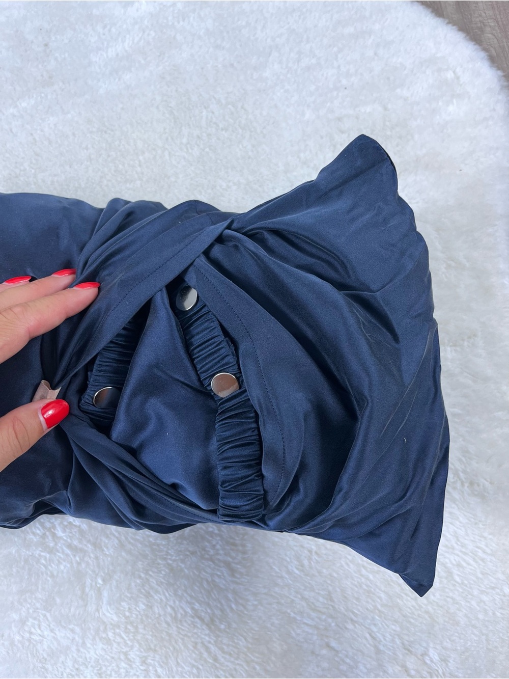 Lunya washable silk travel pillow - Picture 8 of 12